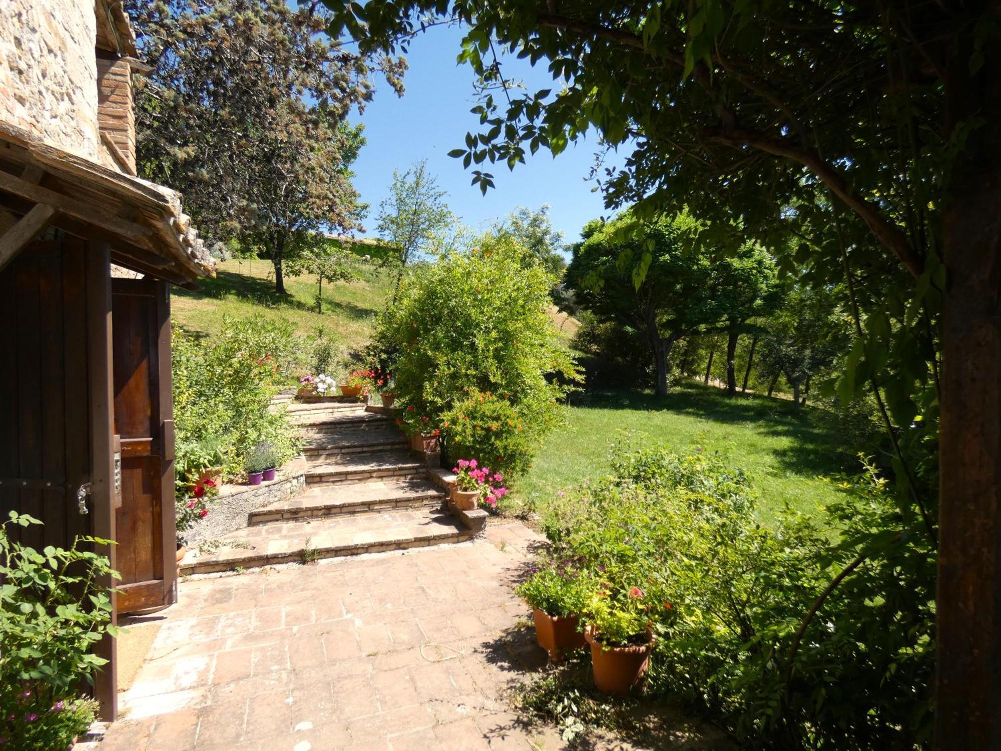 Scappo In Umbria, Il Fienile Villa Fornole Luaran gambar
