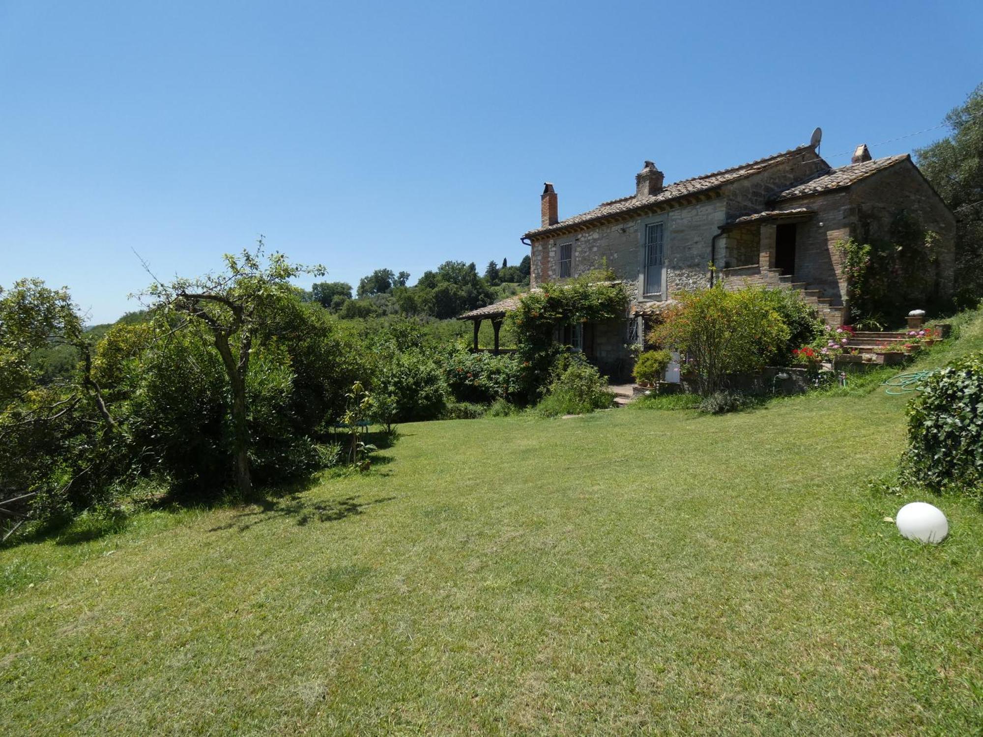 Scappo In Umbria, Il Fienile Villa Fornole Luaran gambar