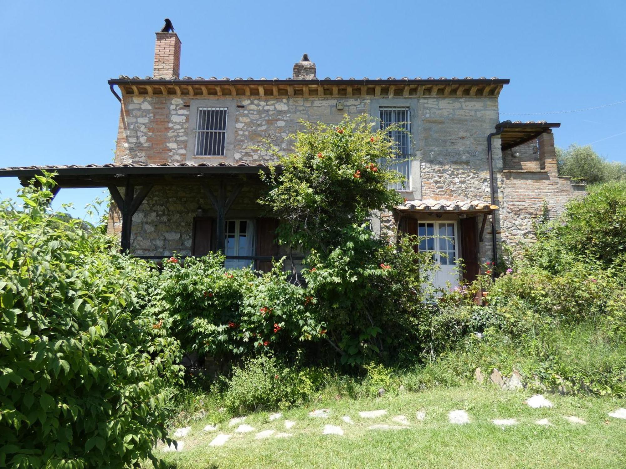Scappo In Umbria, Il Fienile Villa Fornole Luaran gambar