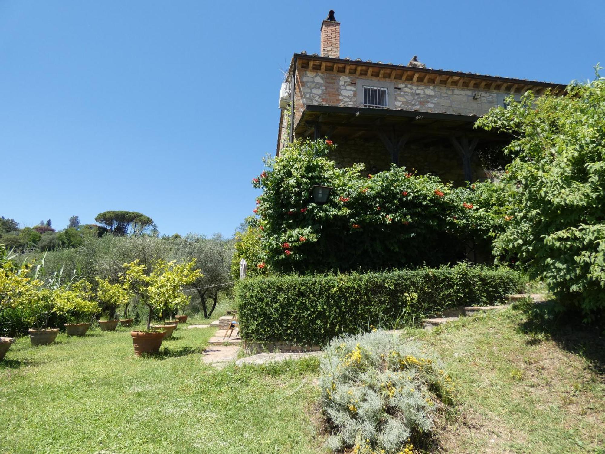 Scappo In Umbria, Il Fienile Villa Fornole Luaran gambar