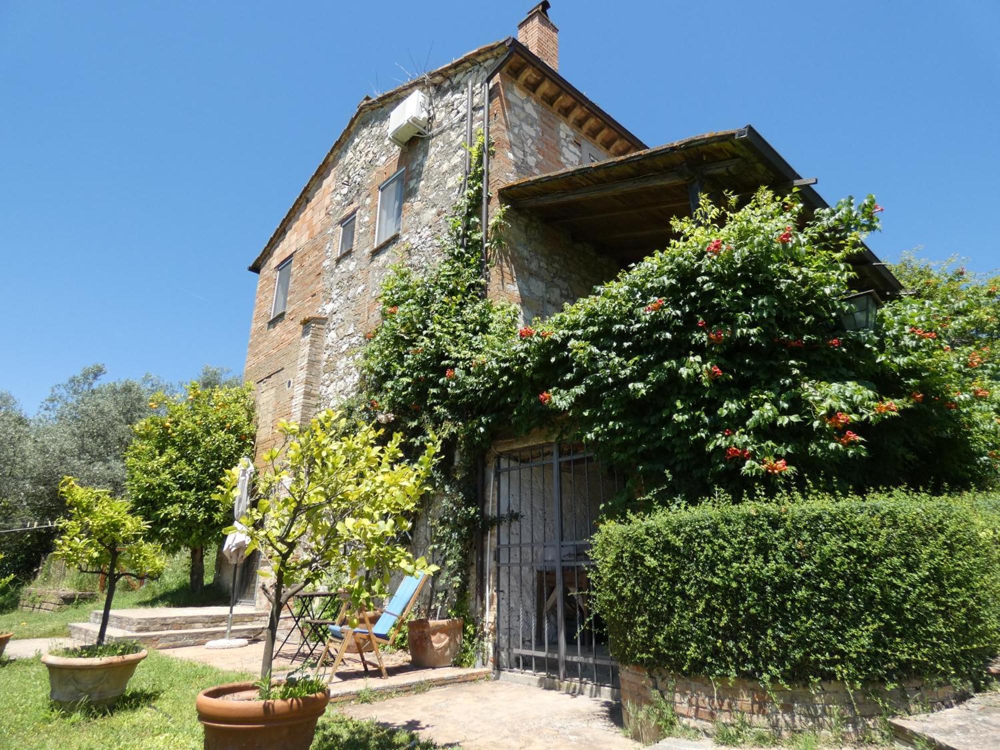 Scappo In Umbria, Il Fienile Villa Fornole Luaran gambar